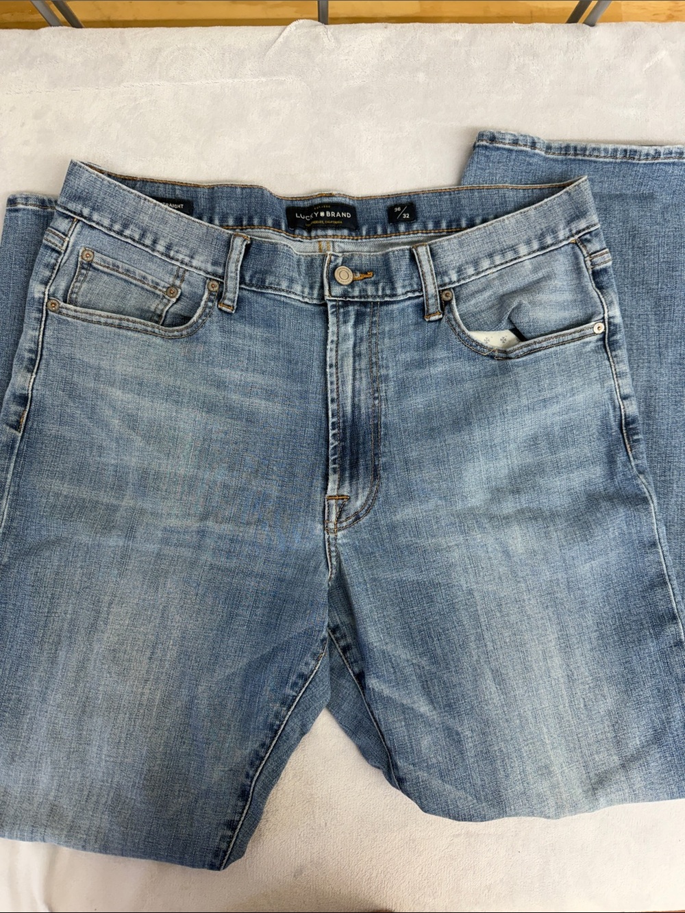 Lucky Brand Men's Washed Blue Relaxed Fit Jeans